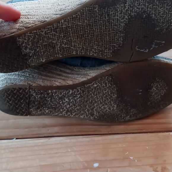 Toms - Picture 3 of 7